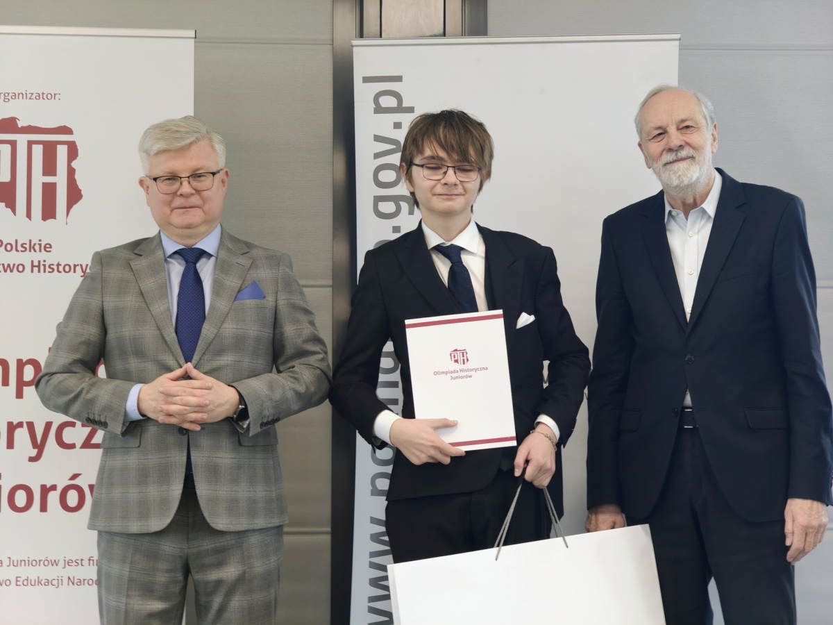 654282745_904056225807827_4339294360580988306_n